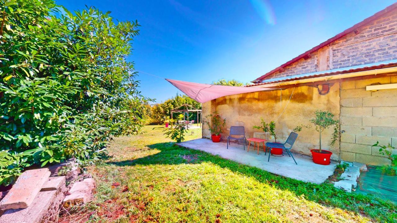 Calme Et Chaleureux Gite De Campagne. Voiteur ภายนอก รูปภาพ